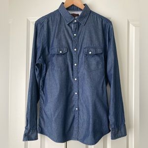 Smash Chambray Snap Button Shirt Men’s size M.